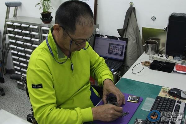 让身心障碍者有好工作!神脑国际展示手机维修庇护工厂